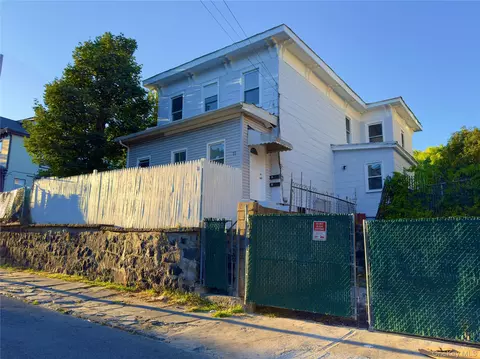 11 Lafayette Pl, Yonkers, NY 10701