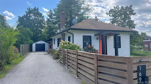 169 Main St, Gardiner, NY 12525