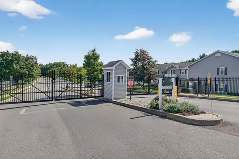 100 Hillside Dr #C15, Wallkill, NY 10941