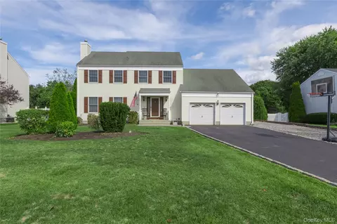 37 Tallmadge Trl, Miller Place, NY 11764