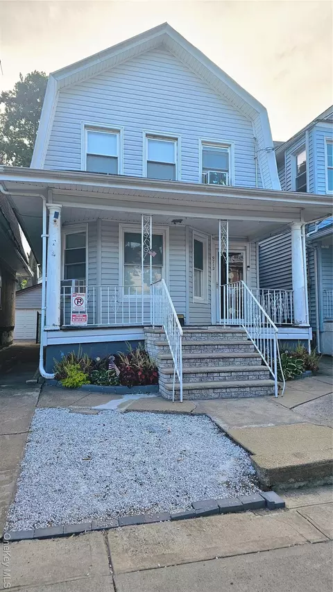 9712 110th St, South Richmond Hill, NY 11419