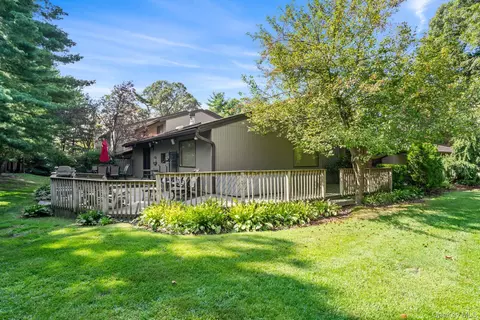 234 Hamlet Dr, Jericho, NY 11753