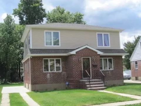 50 Grant St, Hempstead, NY 11550