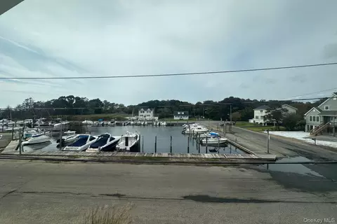 115 Riviera Dr, Mastic Beach, NY 11951