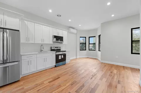 132 W 165th St, New York, NY 10452