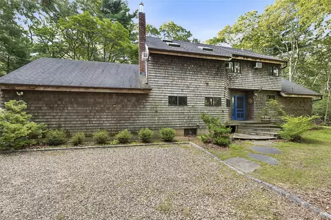 526 Hands Creek Rd, East Hampton, NY 11937