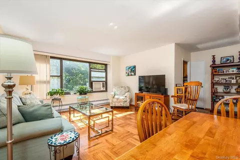 21-66 33rd Rd #4D, New York, NY 11106