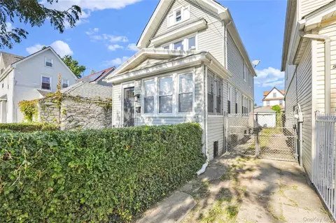 9511 127th St, South Richmond Hill, NY 11419