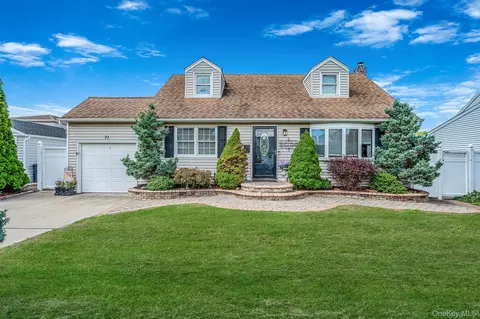 71 Rose Dr, East Meadow, NY 11554