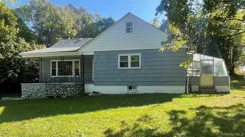 1168 County Route 12, Wawayanda, NY 10958