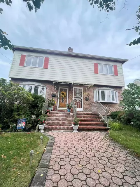 28-11 Murray St, Flushing, NY 11354