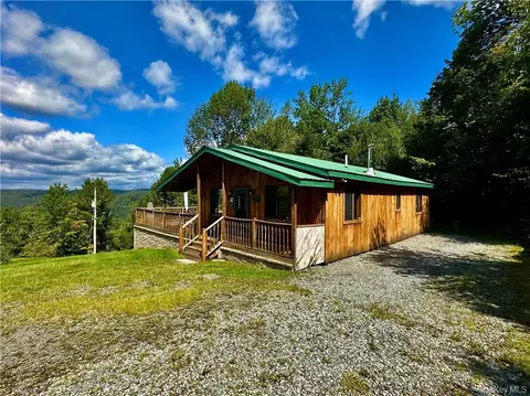 842 Hunter Lake Rd, Rockland, NY 12768