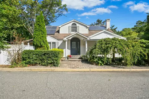 334 Lake Ave, Nesconset, NY 11767