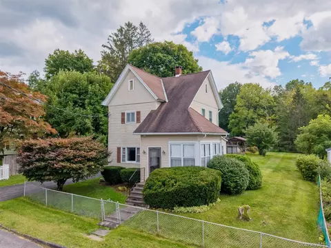 23 Maple St, Kingston, NY 12401