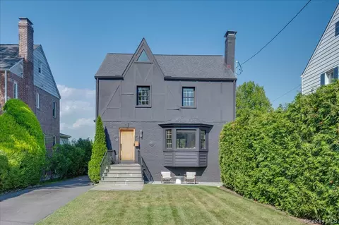 21 Old Colony Dr, Larchmont, NY 10538