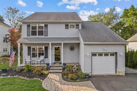 30 Larkin Ln, Garnerville, NY 10923