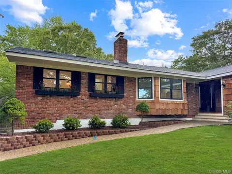 123 Millet St N, Dix Hills, NY 11746