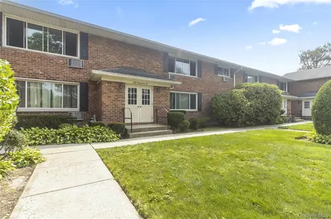 336 Edmunton Dr #L12, North Babylon, NY 11703