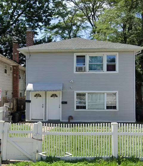 7 Seabury St, Hempstead, NY 11550