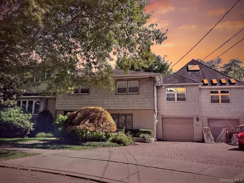 467 Susan Ct, West Hempstead, NY 11552