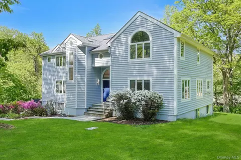 14 Cross Rd, Cortlandt, NY 10567