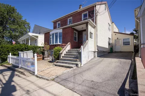 249 N Macquesten Pkwy, Mount Vernon, NY 10550