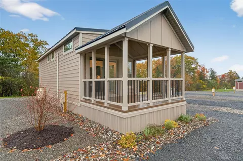 197 Wheeler Rd #90, Florida, NY 10921