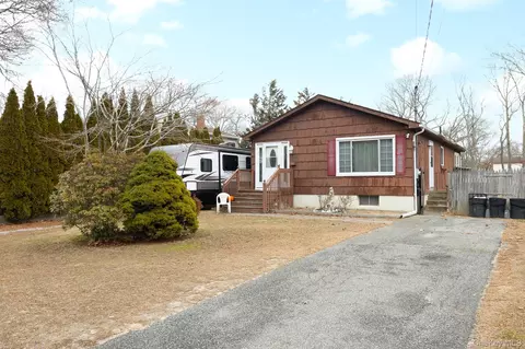 303 Orchid Dr, Mastic Beach, NY 11951