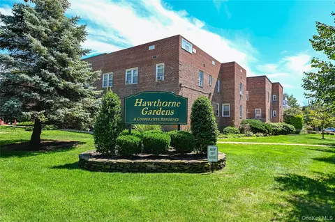 153 Smith #F22, Freeport, NY 11520