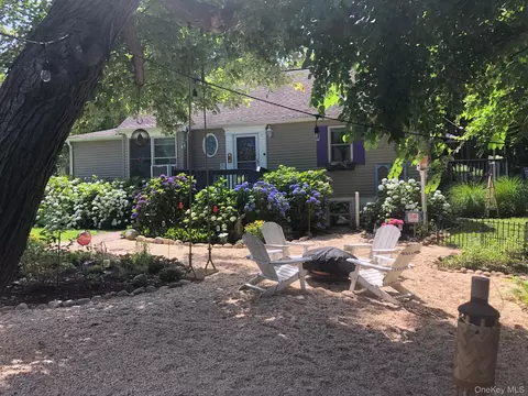 70 Shell Rd, Rocky Point, NY 11778