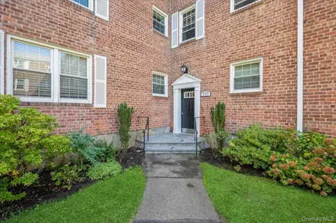 737 N Broadway #2D, Greenburgh, NY 10706