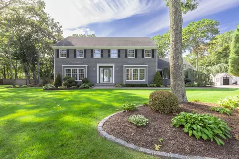 50 Margin Dr W, Shirley, NY 11967