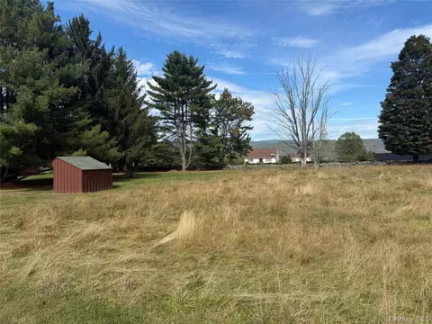 Hall Road, Neversink, NY 12740