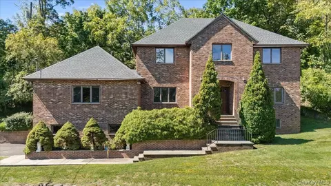 1 Thomas Ct, Greenburgh, NY 10583