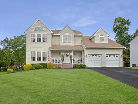 16 Alder Way, Wappingers Falls, NY 12590