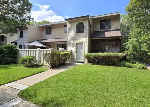 150 Birchwood Rd, Coram, NY 11727