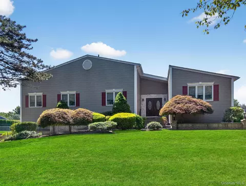 147 Schweizer Ln, Clarkstown, NY 10954