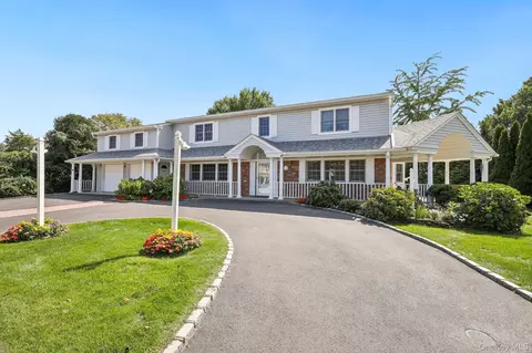 58 Sherwood Dr, Huntington, NY 11743