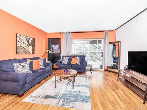 4345 Baychester Ave, New York, NY 10466