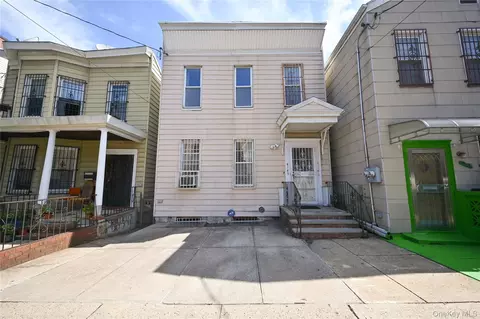 41-49 71 St, New York, NY 11377