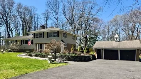 55 Hoags Cross Rd, New Castle, NY 10562