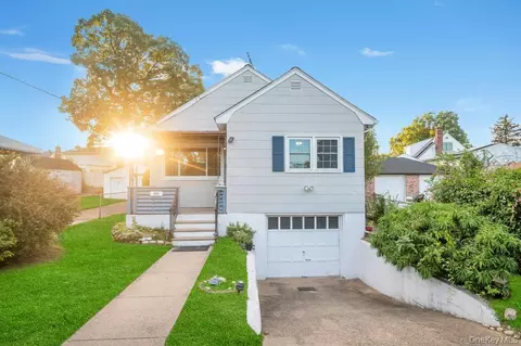 99 Hunter Ave, Valley Stream, NY 11580