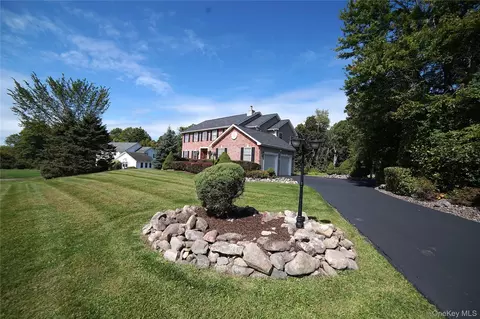 21 Pinecrest Rd, Salisbury Mills, NY 12577
