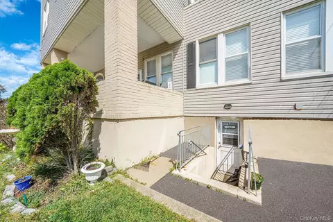 144 Beach 121st St #4A, Rockaway Park, NY 11694