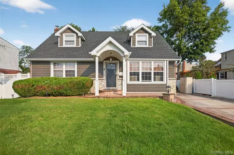 1723 Kroll Rd, East Meadow, NY 11554
