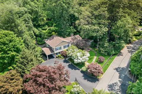 21 Glengary Rd, Cortlandt, NY 10520