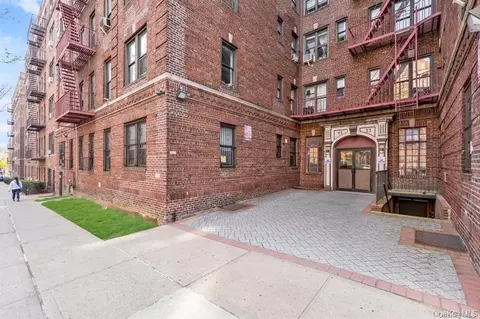 43-33 48th St #A, New York, NY 11104