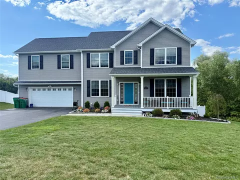 140 Stratford Dr, Poughkeepsie, NY 12603