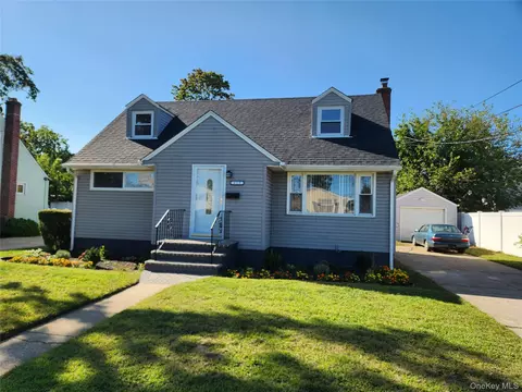 419 Coolidge Ave, Rockville Centre, NY 11570