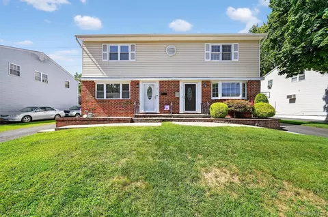 5 Hester Pl, Garnerville, NY 10923